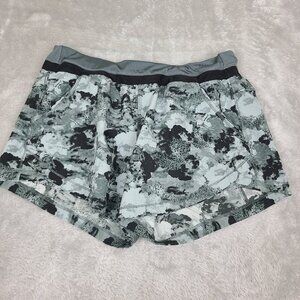 Tangerine Women's Gray Floral Panty Lined‎ Running Shorts/Athletic Size Medium